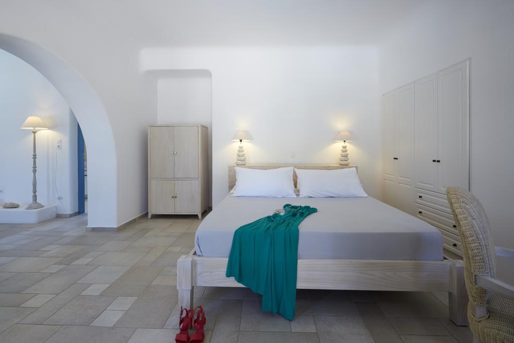 Black Rose Beach Suites Períssa Rom bilde